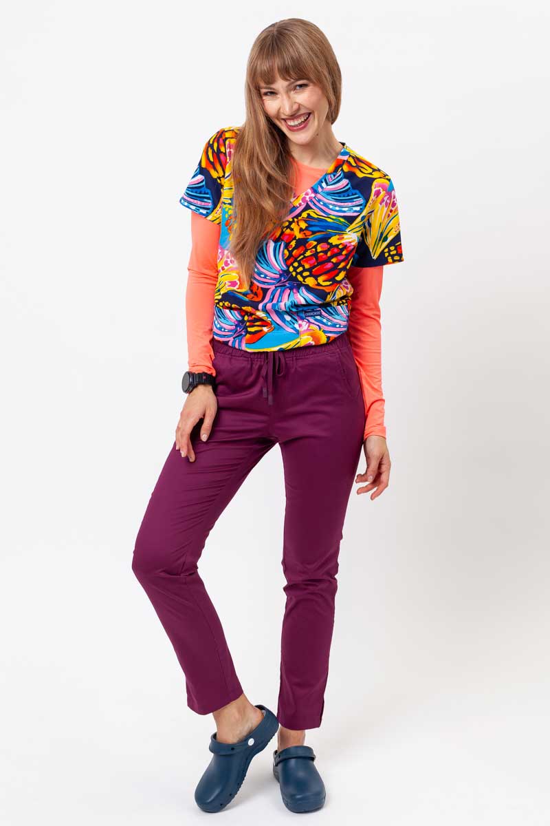 Women's Cherokee Prints V-neck scrub top Winging It-6