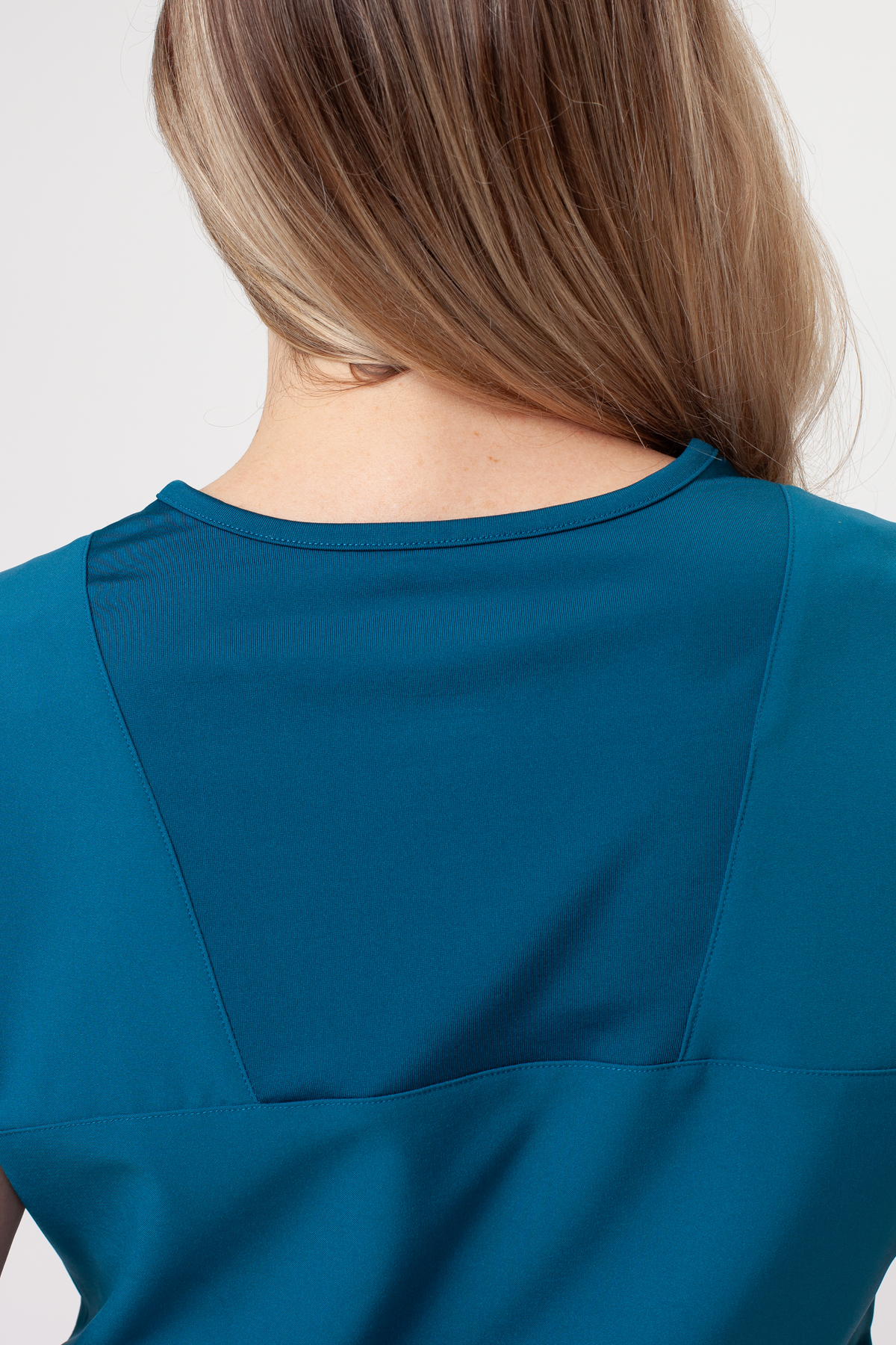 Women's Maevn Momentum Round Neck scrub top caribbean blue-6