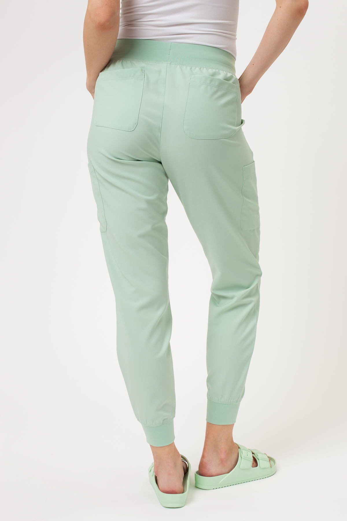 Women’s Maevn Momentum Jogger scrub trousers honeydew-1