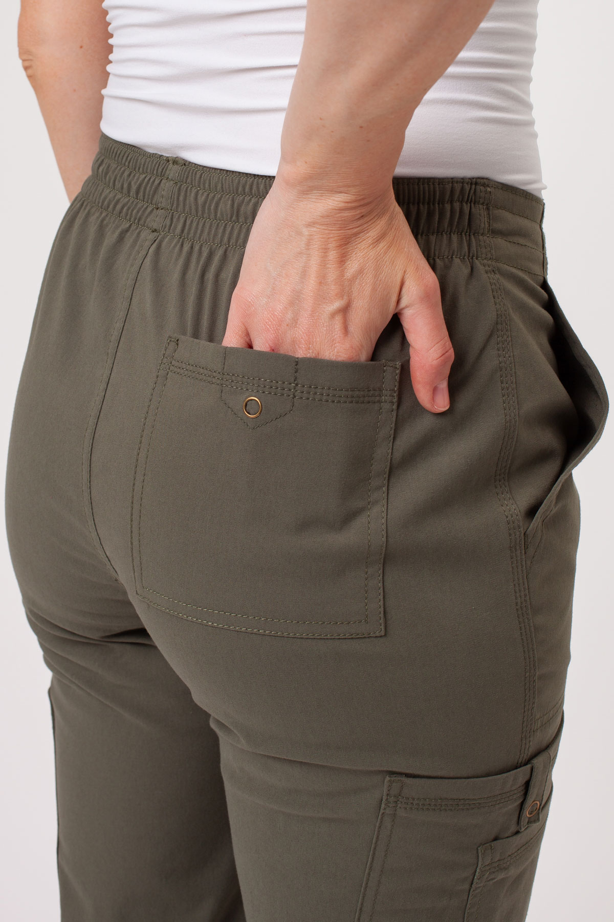 Women's Dickies Forge V-neck scrubs set olive-13