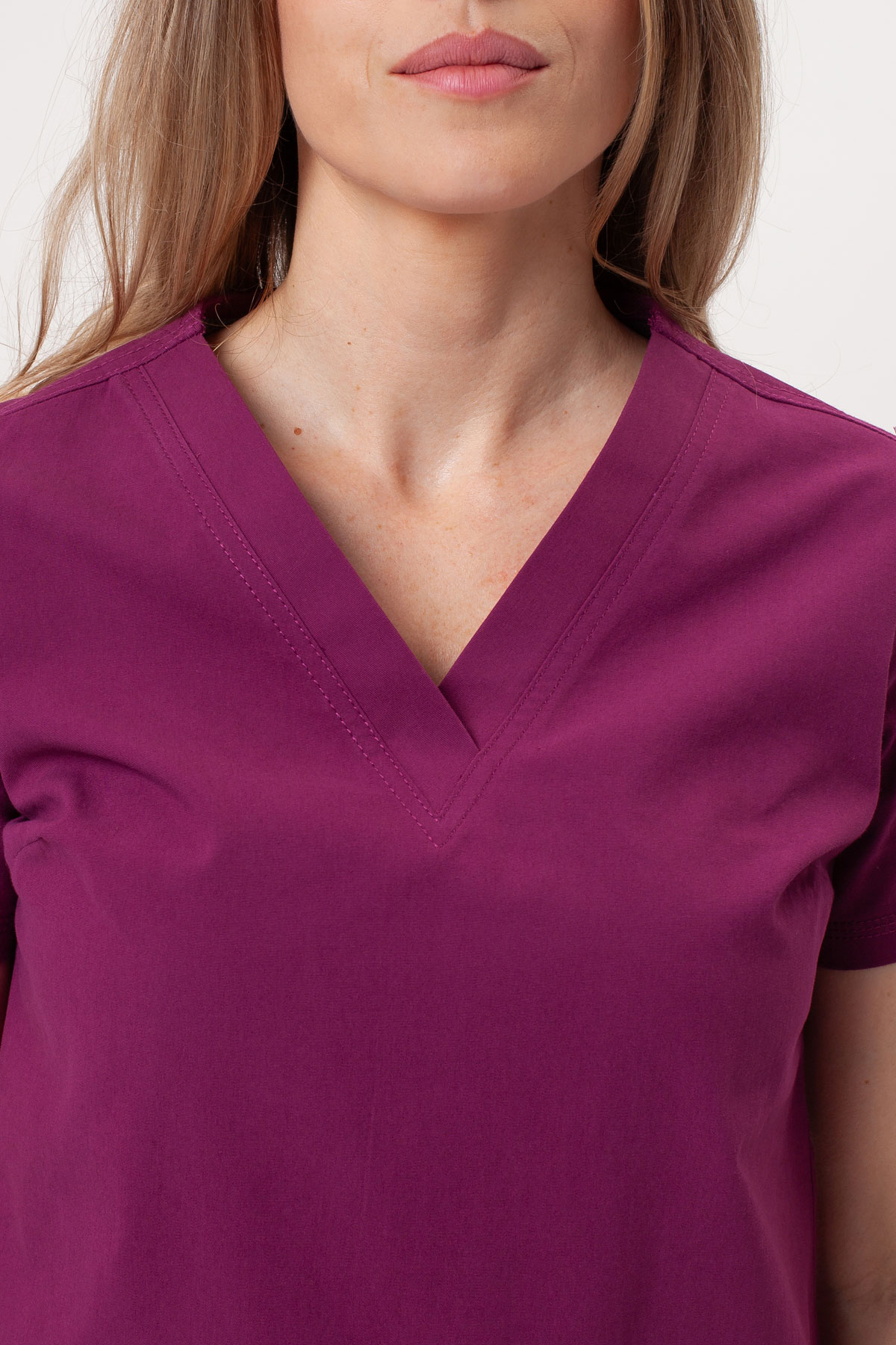 Women’s Dickies Forge V-neck scrub top wine-3