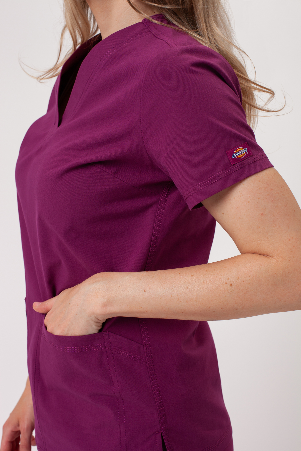 Women’s Dickies Forge V-neck scrub top wine-4