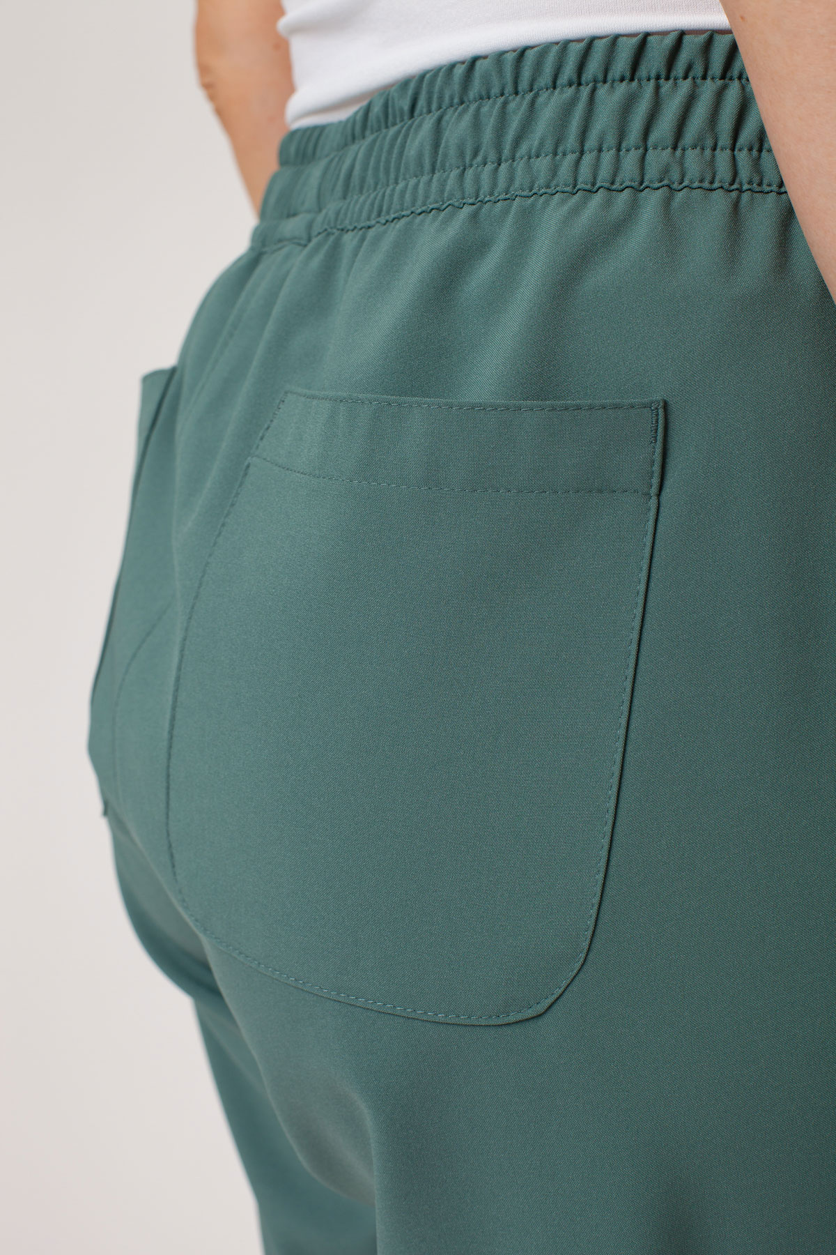 Women’s Maevn Momentum 6-pocket scrub trousers moss green-4