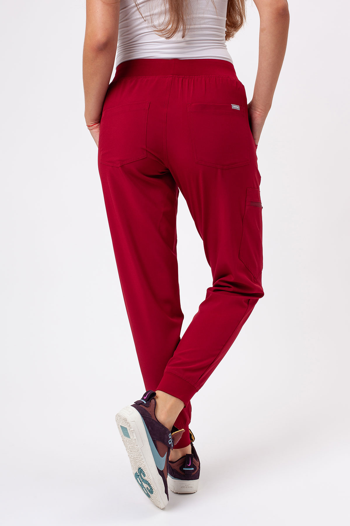 Women's Sunrise Move Go scrub set burgundy-8