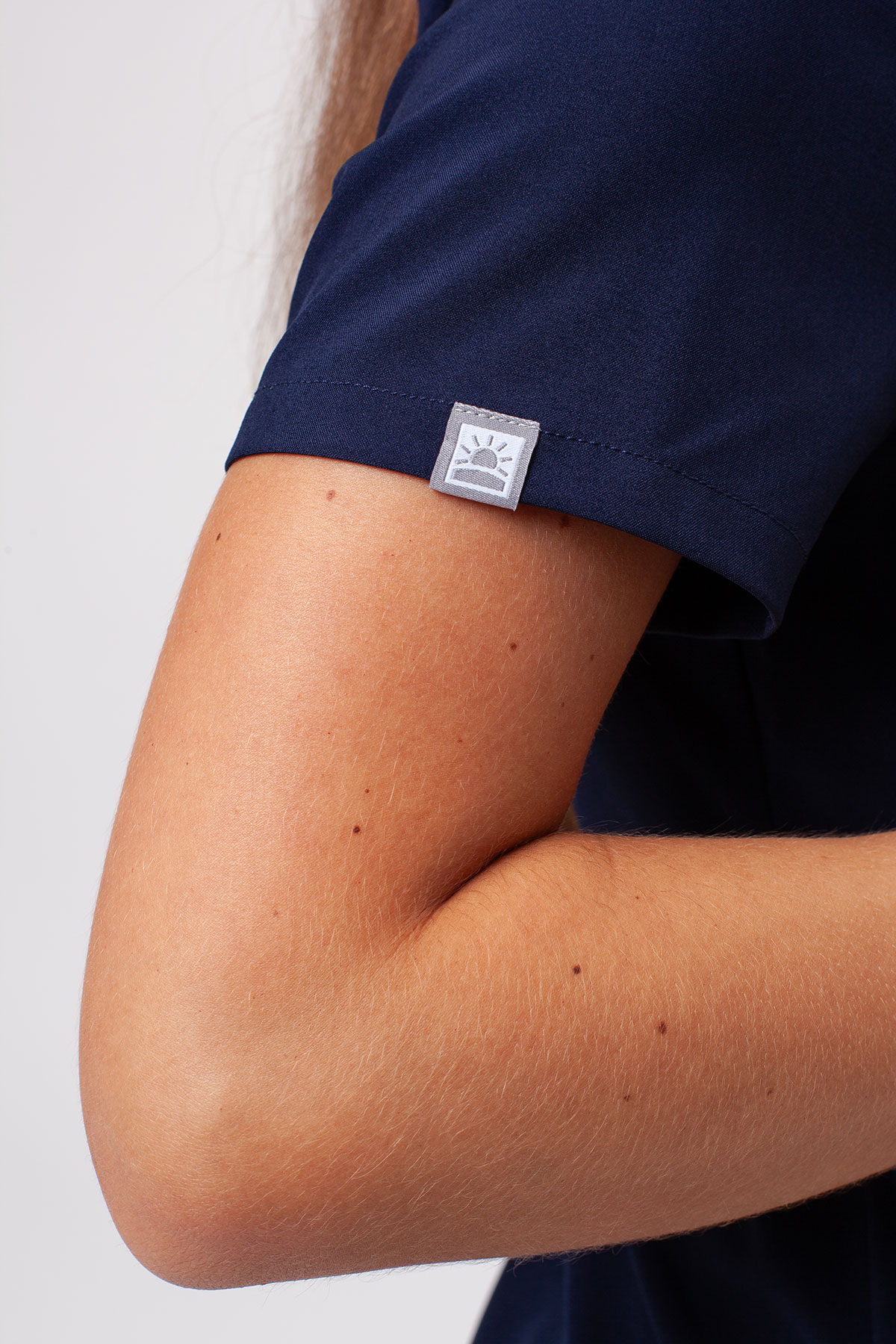 Women's Sunrise Move Pulse scrub top navy-4