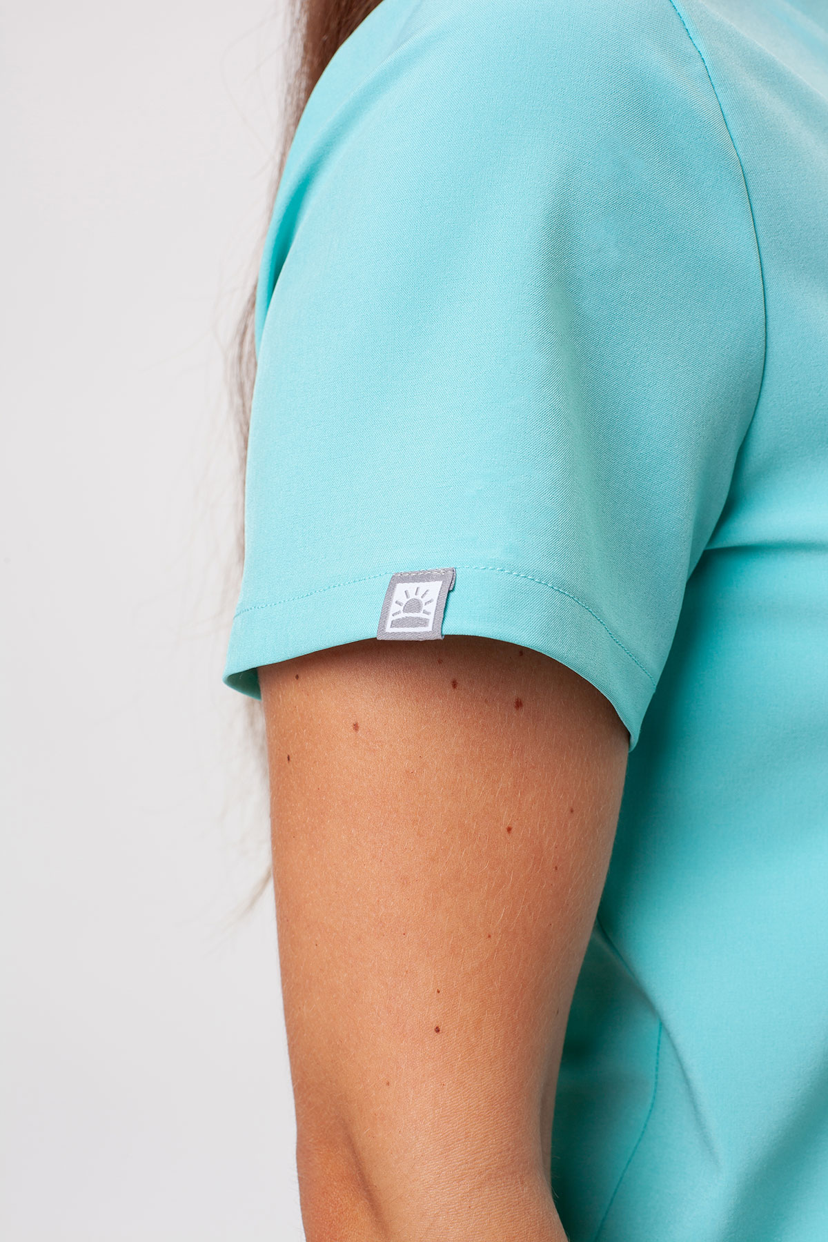Women's Sunrise Move Pulse scrub top mint-4