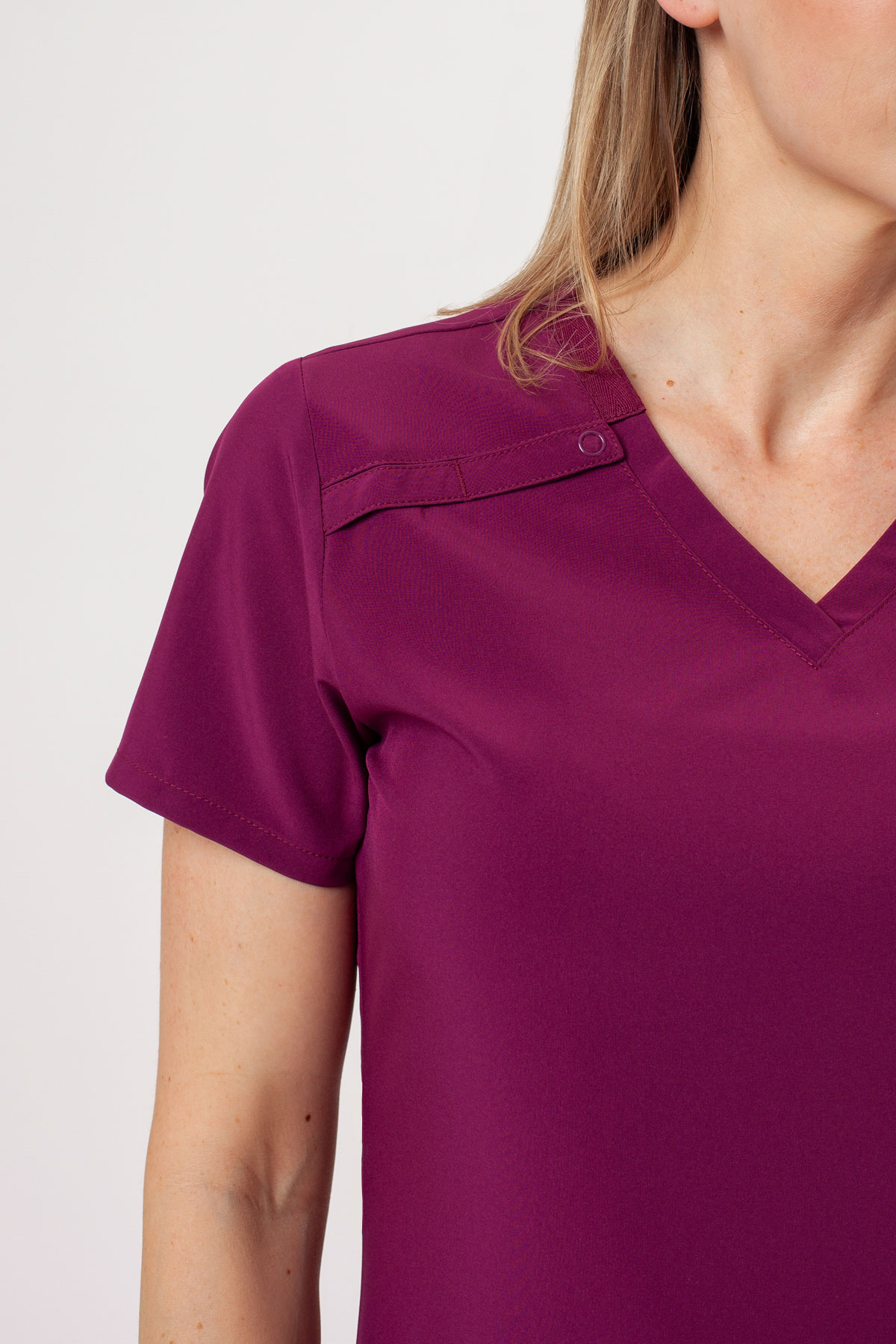 Women’s Dickies EDS Essentials V-neck scrub top wine-3
