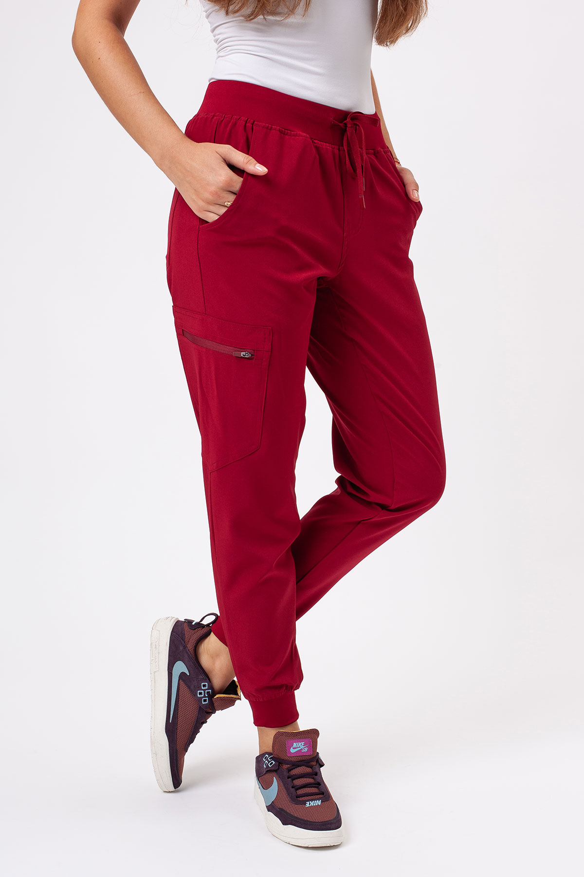 Women's Sunrise Move Go scrub trousers burgundy