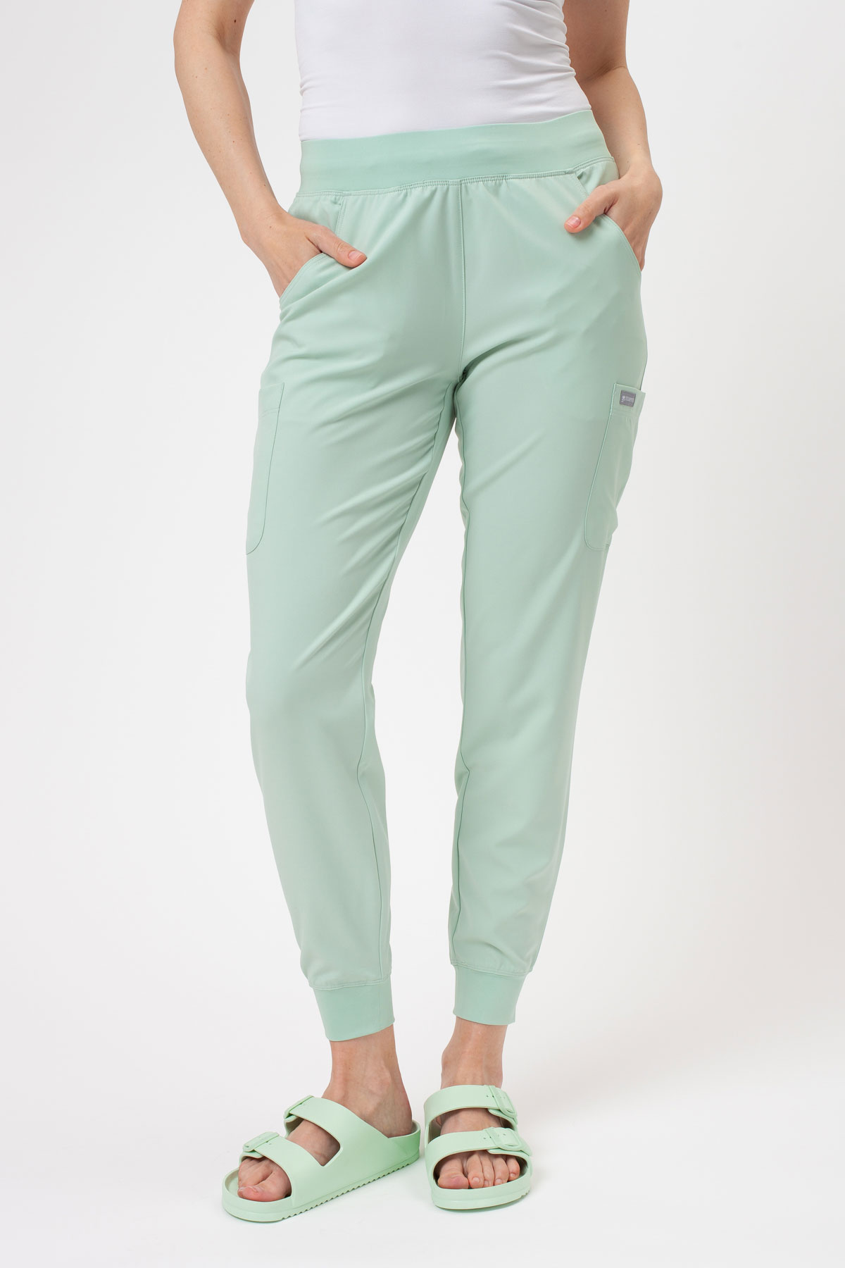Women’s Maevn Momentum Jogger scrub trousers honeydew